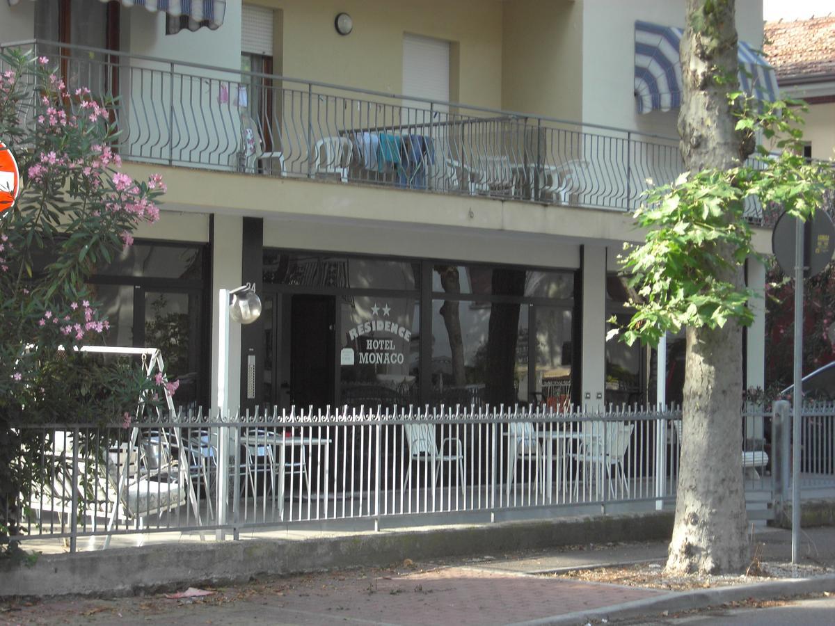 Residence Monaco Appartamenti Римини Екстериор снимка