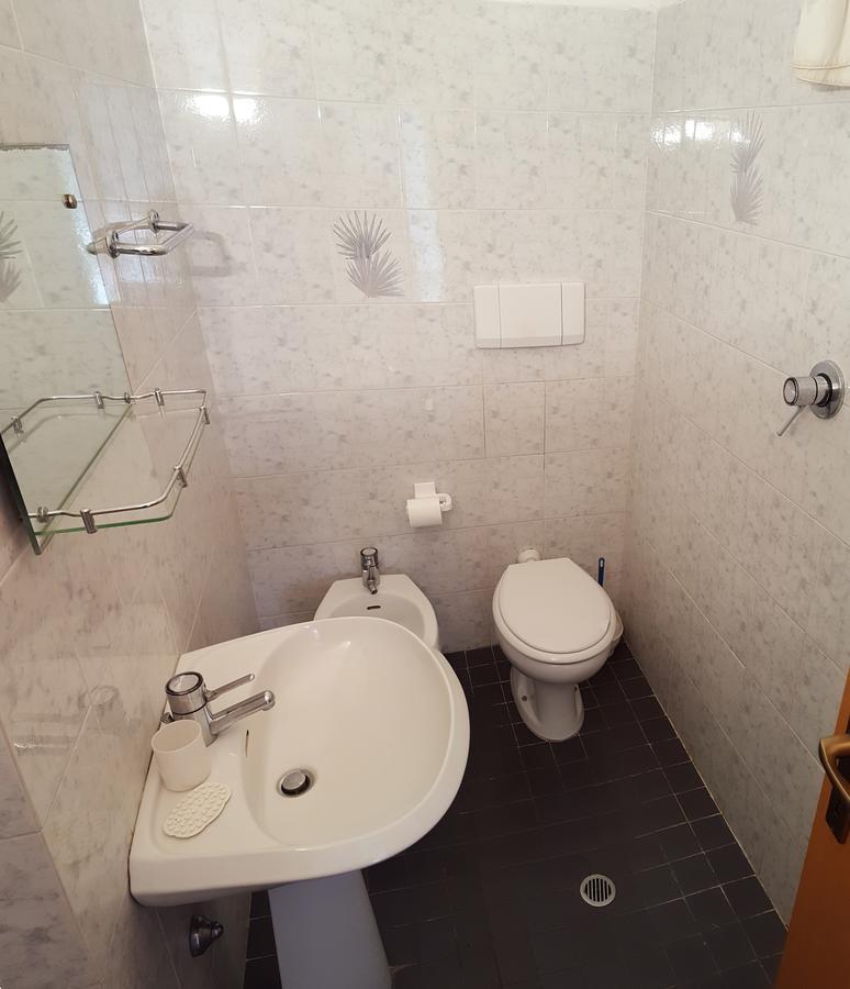 Residence Monaco Appartamenti Римини Екстериор снимка